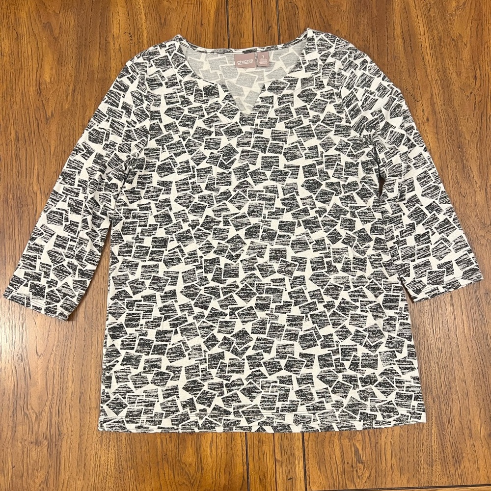 Chico’s Geo Print 3/4 Top- Cream/Dark Grey- Size 1